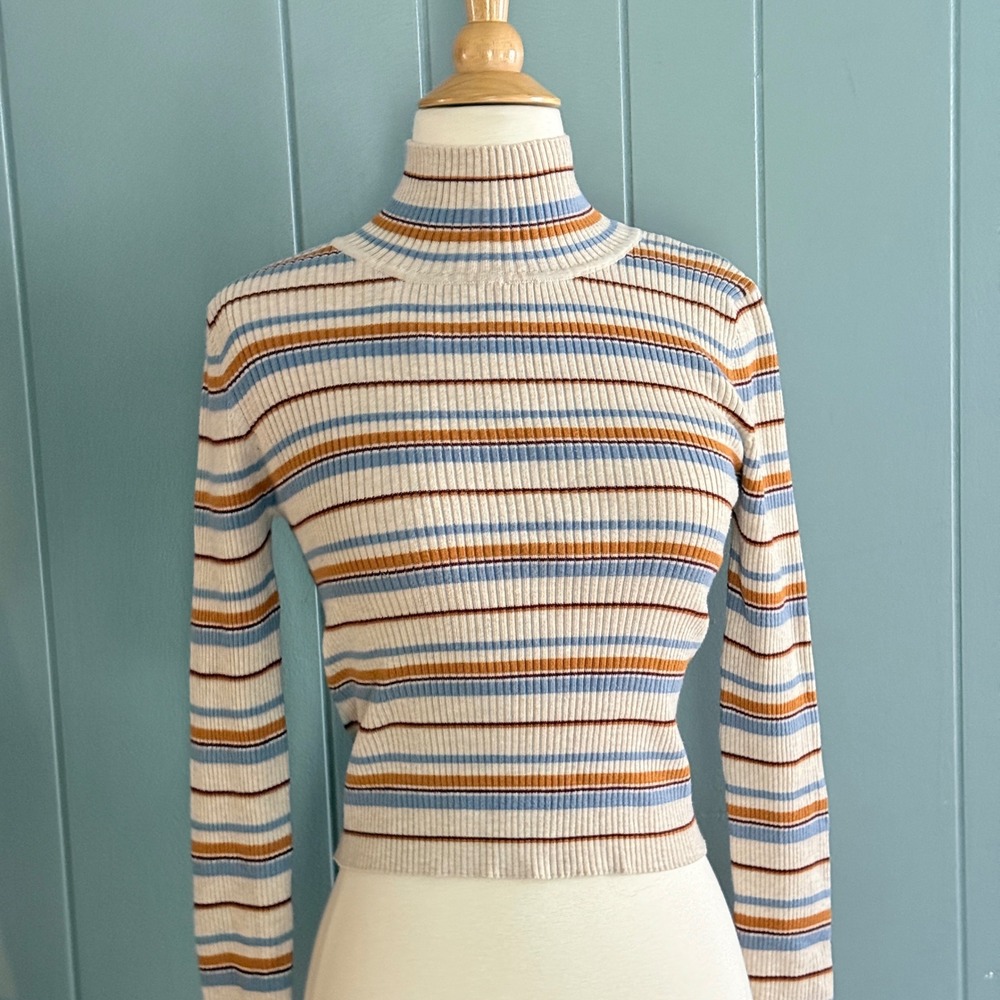 Pink Republic Women Heather Oat Stripe Mock Neck Ribbed Crop Sweater Large - Picture 2 of 7